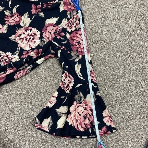 Emelia: NWT Women’s Black, Pink, Tan, Floral Bell Sleeve Dress, Size S - Picture 11 of 11